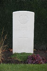 Halle Communal Cemetery - Sheriff, Roland