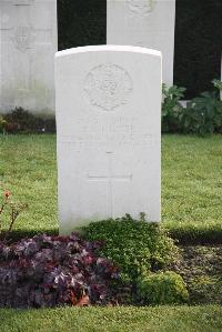 Halle Communal Cemetery - Tucker, J S