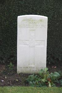 Halle Communal Cemetery - Ulyatt, E