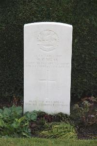 Halle Communal Cemetery - Webb, Harold Claude