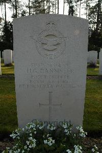 Heverlee War Cemetery - Bannister, Hugh George