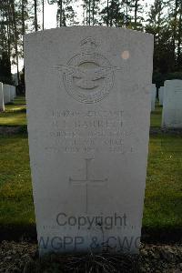 Heverlee War Cemetery - Barrett, Ronald Charles