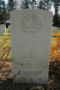 Heverlee War Cemetery - Barringer, John Henry