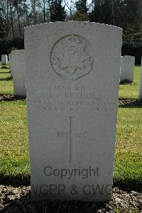 Heverlee War Cemetery - Beadle, Edward Ernest