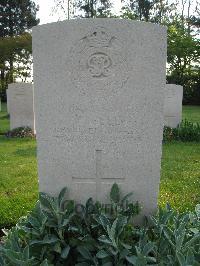 Heverlee War Cemetery - Bell, E