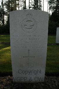 Heverlee War Cemetery - Bennett, Peter Anthony