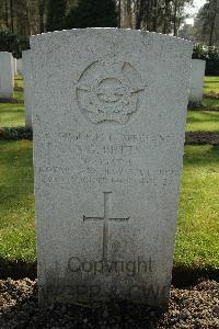 Heverlee War Cemetery - Betts, Norman Garnet