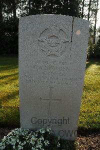 Heverlee War Cemetery - Bowden, Leonard Douglas