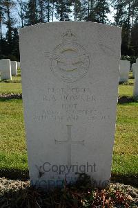 Heverlee War Cemetery - Bowker, Ronald Arthur