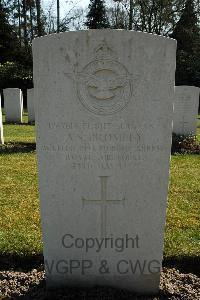 Heverlee War Cemetery - Bromley, Alan Stevens