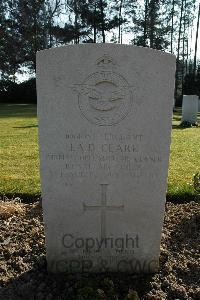 Heverlee War Cemetery - Clark, James Crichton