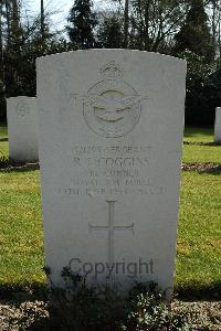 Heverlee War Cemetery - Coggins, Roland John