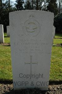 Heverlee War Cemetery - Compton, Francis Cyril