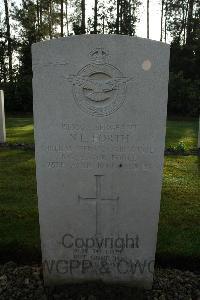 Heverlee War Cemetery - Forth, Norman Louis