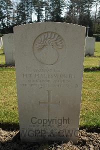 Heverlee War Cemetery - Hallsworth, Harry Thomas