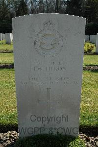 Heverlee War Cemetery - Heron, Henry Wilson