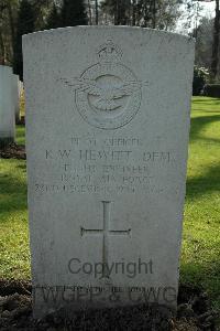 Heverlee War Cemetery - Hewitt, Kenneth William