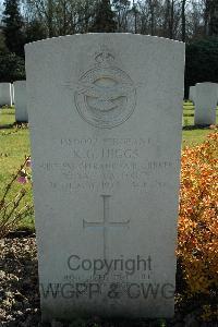 Heverlee War Cemetery - Higgs, Kenneth George