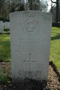 Heverlee War Cemetery - Hindley, James Theodore