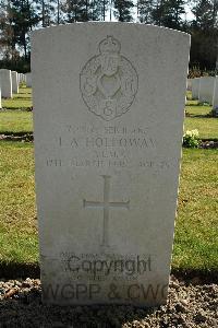 Heverlee War Cemetery - Holloway, Ernest Arthur