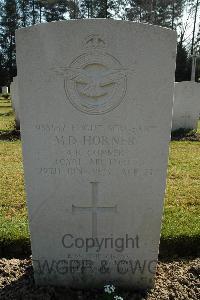 Heverlee War Cemetery - Horner, Malcolm David