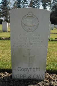 Heverlee War Cemetery - Hughes, Roy Stafford