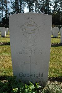 Heverlee War Cemetery - Lewis, Clifford