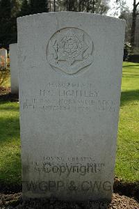 Heverlee War Cemetery - Lightley, Harry George