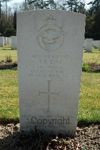 Heverlee War Cemetery - Line, Arthur Richard