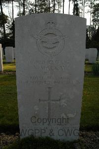 Heverlee War Cemetery - MacKay, Neil