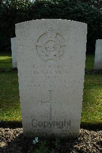 Heverlee War Cemetery - MacVicar, John Douglas