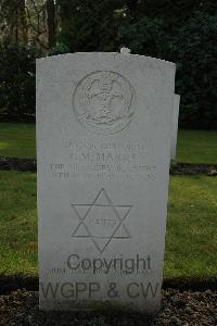 Heverlee War Cemetery - Marks, Gordon Michael