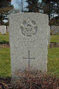 Heverlee War Cemetery - Mayne, Reginald James