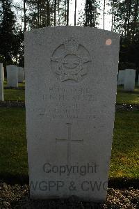 Heverlee War Cemetery - McKenzie, Daniel Neilson