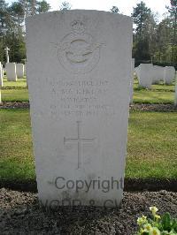 Heverlee War Cemetery - McKinlay, Allan