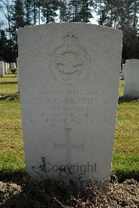 Heverlee War Cemetery - Miller, Robert George