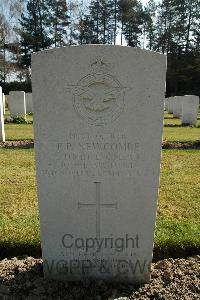 Heverlee War Cemetery - Newcombe, Frederick Parkinson