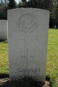 Heverlee War Cemetery - Nolan, Deryck Percival Hollyoake