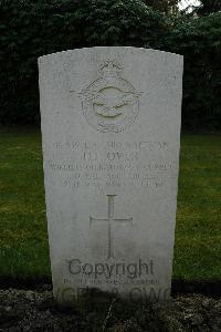 Heverlee War Cemetery - Over, Hubert Frank