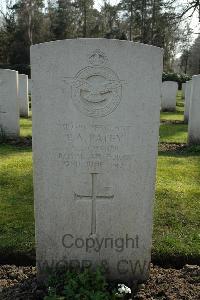 Heverlee War Cemetery - Patey, Ernest Albert