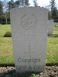 Heverlee War Cemetery - Peart, Edward Burgess