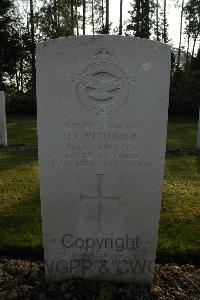 Heverlee War Cemetery - Plummer, John Frederick