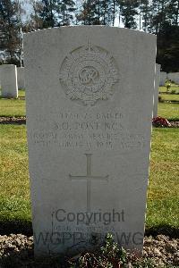 Heverlee War Cemetery - Postings, Stanley Owen