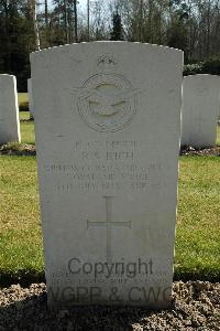 Heverlee War Cemetery - Rich, Ronald Stanley