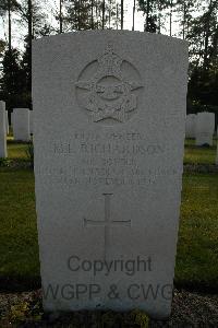 Heverlee War Cemetery - Richardson, Murray Lincoln