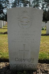 Heverlee War Cemetery - Sanderson, Eric