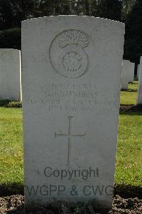 Heverlee War Cemetery - Saunders, Glyn