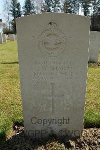 Heverlee War Cemetery - Sharp, John William