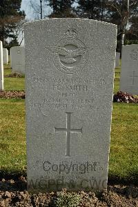 Heverlee War Cemetery - Smith, John George