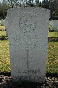 Heverlee War Cemetery - Stephenson, Norman David Lesley